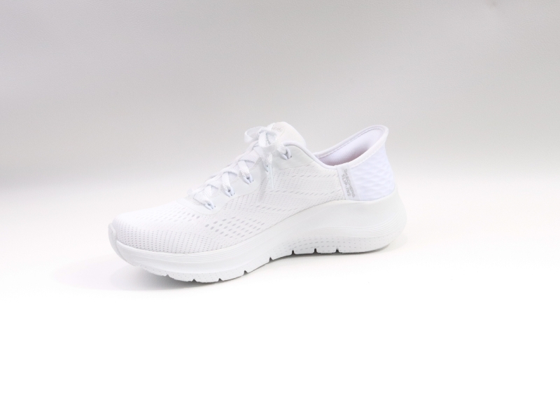 Skechers